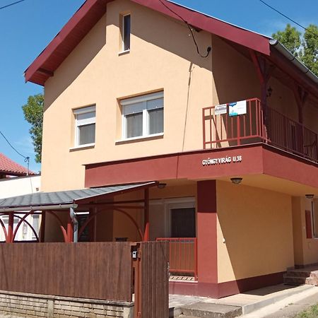Gyoengyvirag Apartmanhaz Hajdúszoboszló Zewnętrze zdjęcie
