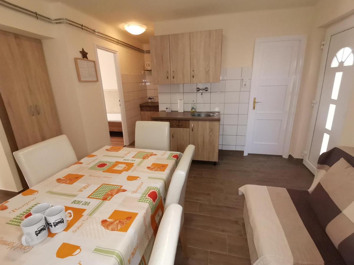Gyoengyvirag Apartmanhaz Hajdúszoboszló Zewnętrze zdjęcie