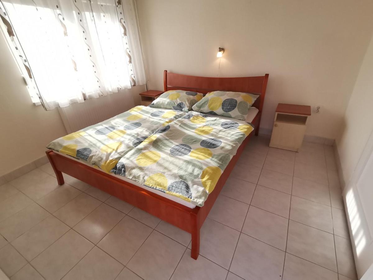 Gyoengyvirag Apartmanhaz Hajdúszoboszló Zewnętrze zdjęcie