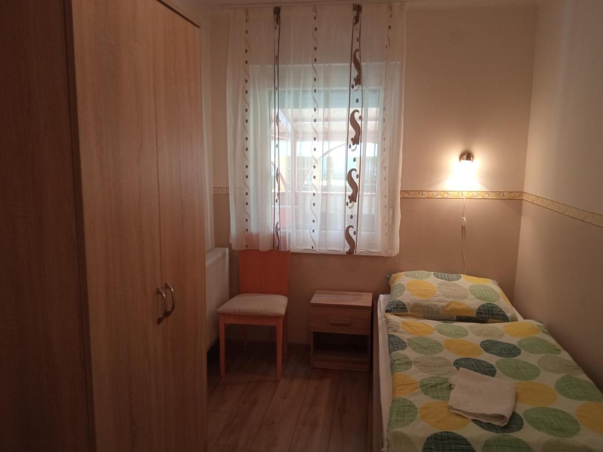 Gyoengyvirag Apartmanhaz Hajdúszoboszló Zewnętrze zdjęcie