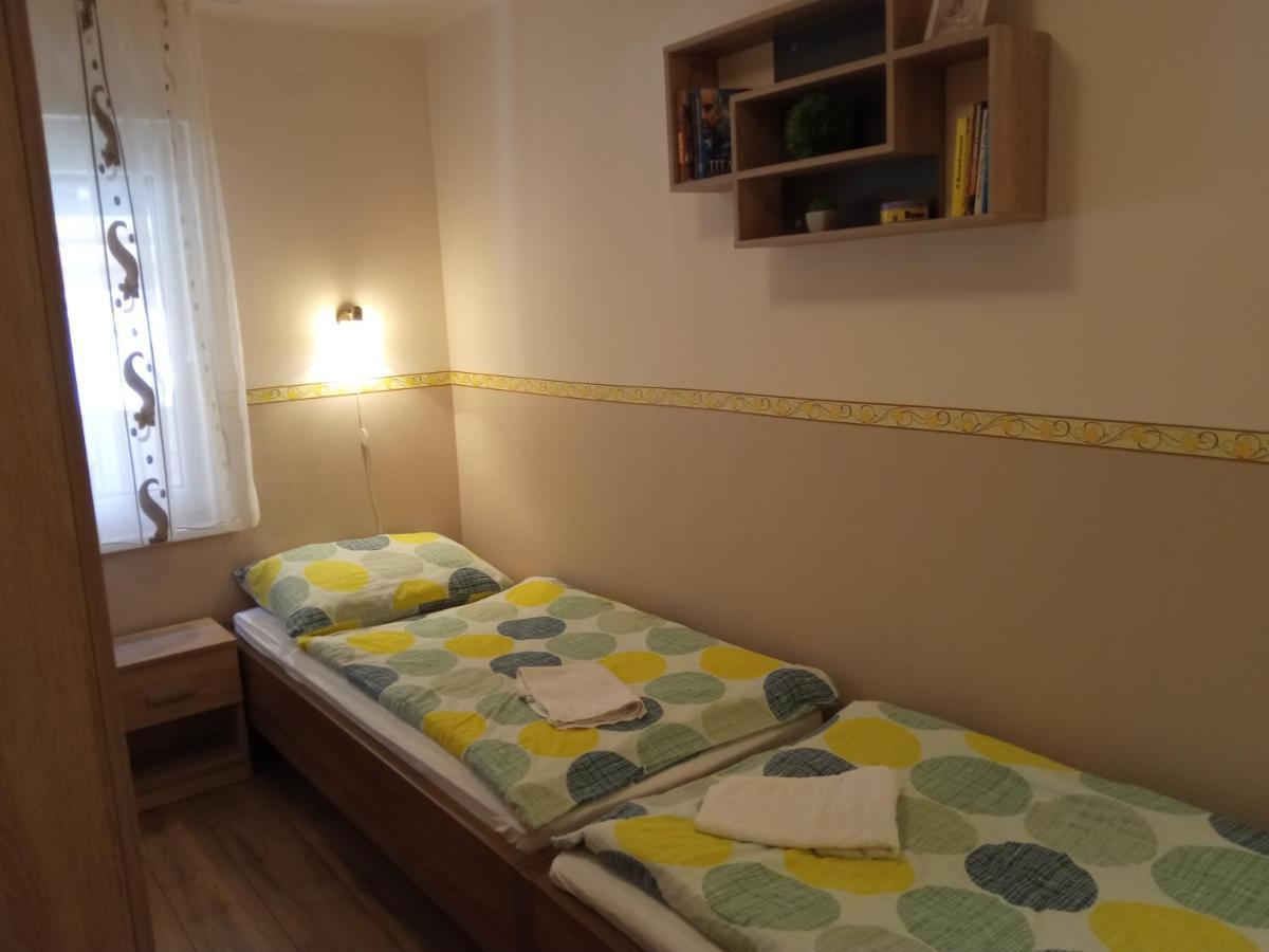 Gyoengyvirag Apartmanhaz Hajdúszoboszló Zewnętrze zdjęcie